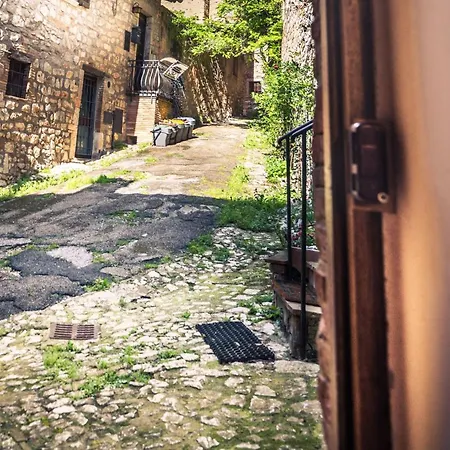 Appartamento *la Torre Di Amelia* Nel Cuore Dell' Umbria *