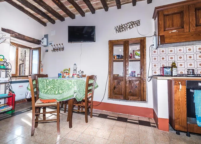 *la Torre Di Amelia* Nel Cuore Dell' Umbria Амелиа